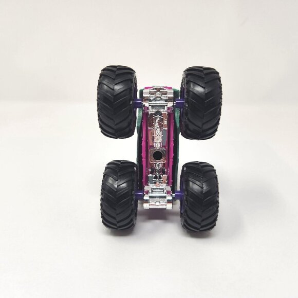 2022 Hot Wheels Monster Trucks 1 Bad Scoop Monster Truck 1:64 Demo Doubles (sm8) - Picture 7 of 7